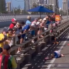 Angustia de solo mirar: se retira tras desmayarse varias veces