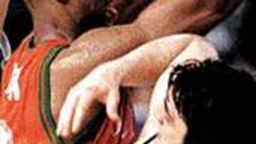 TELLIS FRANK. Forma parte del equipo formado por Magic, los Magic All Stars.