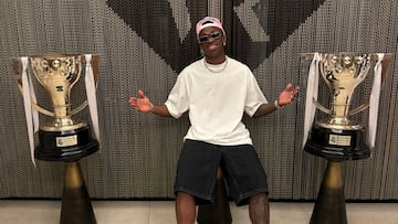 Vinicius se acuerda de Ara¨²jo: ¡°La nueva era...¡±