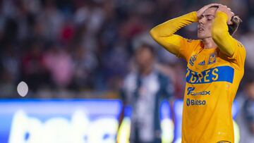 Sebastián Córdova se lamenta en un partido de los Tigres.