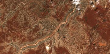 Una vista satelital de una presa cerca de Derna, Libia. 