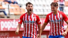 Iván Turrillo festeja un gol al Baleares.