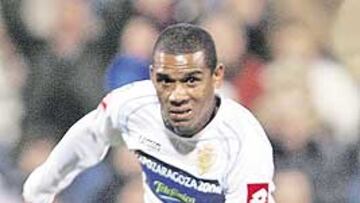 <b>TRANSFERIBLE. </b>El brasileño Álvaro no entra en los planes de futuro del Zaragoza.