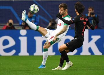 Fedor Smolov y Joao Félix.