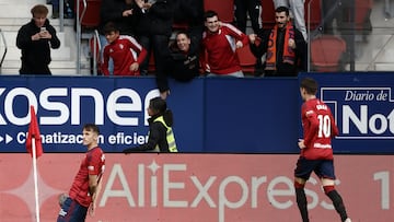 Momento del partido de LaLiga EA Sports entre el Osasuna y el Girona.