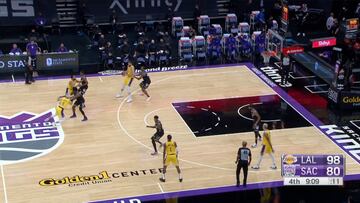 Sin LeBron ni Davies, Gasol se ali¨® con Caruso para ense?ar la mordedura de la 'Mamba calva'