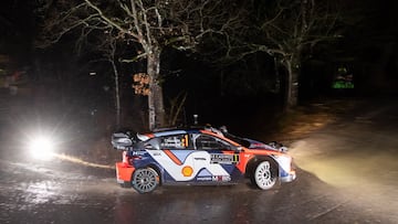 Neuville, con el Hyundai en Montecarlo.