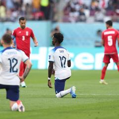 England players again take the knee... for three seconds, in World Cup match against USMNT