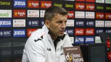 Djukic, entrenador el Valencia, en rueda de prensa.
