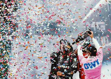 Celebración del piloto británico en el podio de Turquía tras proclamarse campeón del mundo de la Fórmula 1 por séptima vez.