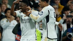 Vinicius agradece a Bellingham su asistencia en el gol del Madrid.