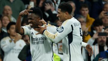 Vinicius agradece a Bellingham su asistencia en el gol del Madrid.