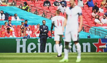 Gareth Southgate, seleccionador inglés, observando el partido.