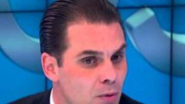 El narrador tuvo un conflicto con Miguel Herrera en el aeropuerto de Filadelfia, Estados Unidos.