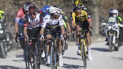 Julian Alaphilippe, Tadej Pogacar, Mathieu Van der Poel, Wout Van Aert, Egan Bernal, Thomas Pidcock y Michael Gogl, durante la Strade Bianche 2021.