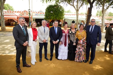 Los consejeros de la Junta de Andalucía Antonio Sanz, Carolina España, Rocío Blanco, Patricia del Pozo, Catalina García, Arturo Bernal y el vicesecretario del PP Elías Bendodo.