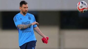 Leo Messi se entrena en el estadio Olímpico de Pekín.