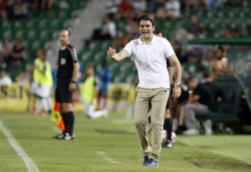 ALBERTO TORIL, es su primera temporada como entrenador del Elche Club de Fútbol. Con anterioridad entrenó en las categorías inferiores del Real Madrid, Albacete...