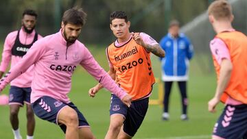 James Rodr&iacute;guez durante un entrenamiento de Everton.