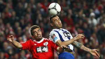 Las aficiones de Benfica y Oporto, unidas contra Otamendi