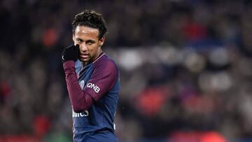 Campéon del mundo francés defendió al criticado Neymar