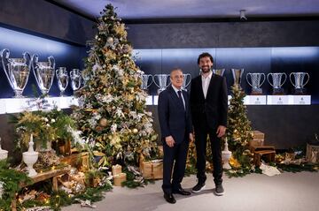 Florentino Pérez y Sergio Llul,  capitán de la sección de baloncesto del Real Madrid.
