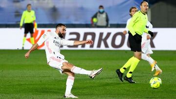 Carvajal, con la ayuda de la espalda de Oblak, marcó en el derbi de hace justo un año en el Di Stéfano.