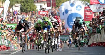 Matteo Trentin durante el sprint.