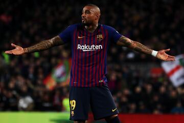 Kevin-Prince Boateng es quizá el fichaje más random de todos. Llegó procedente del Sassuolo italiano. El 21 de enero de 2019 se incorporó al Barcelona en calidad de cedido hasta final de temporada, con una opción de compra de 8 millones de euros, convirtiéndose en el primer jugador ghanés en jugar en el club culé.​ Sin apenas participación (jugó cuatro partidos), el 30 de junio de 2019 dejó el club...