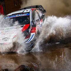 Dani Sordo pierde una gran opción y Ogier toma el mando