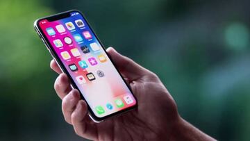 iPhone X, ejemplo actual de terminal con pantalla OLED. Su fabricante es Samsung.