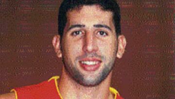 <b>SE PERDIÓ EL MUNDIAL.</B> Mumbrú era uno de los elegidos por Imbroda para defender a España en el Mundial de Indianápolis e incluso llegó a viajar a la concentración de Málaga, pero su lesión le descartó.