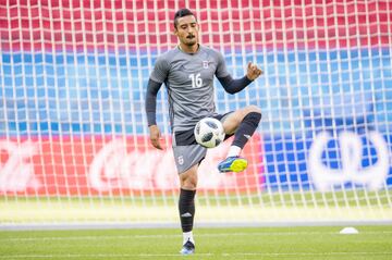 Reza Ghoochannejhad con el balón. 
 