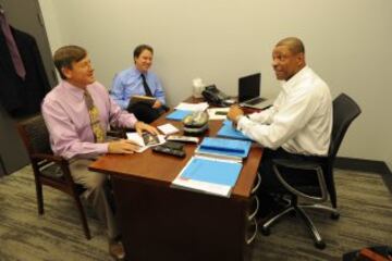 Entrevistando a Doc Rivers en su despacho en el Staples Center.