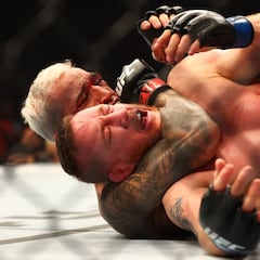 Oliveira reclama su trono: somete a Gaethje en el UFC 274