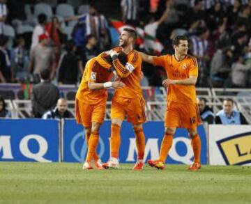 3-0. Pepe celebra el tercer tanto con Sergio Ramos y Nacho.