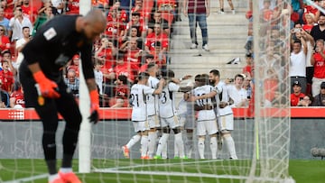 Los jugadores del Real Madrid festejan el gol de Tchoouameni en Mallorca.
