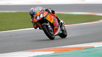 Oliveira, Lecuona y Márquez, tercero pese a una caída