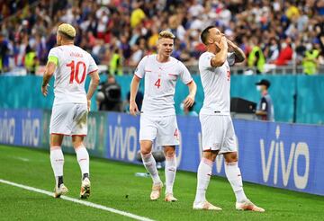 0-1. Haris Seferovic celebra el primer gol.