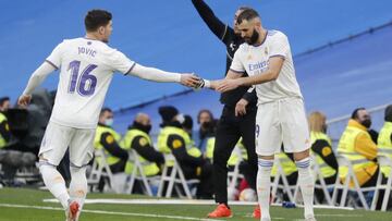 Benzema se fue lesionado en el partido contra el Elche.