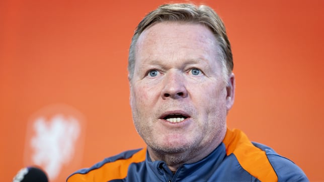 Koeman: “No hay razón para que De Jong no siga en el Barcelona”