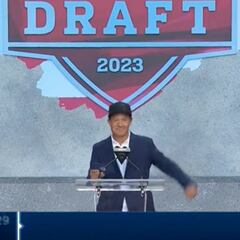 Al grito de “Viva México cabrones” Luis ‘Matador’ Hernández anuncia Pick de Dallas Cowboys en el NFL Draft