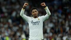 MADRID, 21/04/2024.- El centrocampista británico del Real Madrid Jude Bellingham celebra su gol durante el partido de la jornada 32 de LaLiga EA Sports entre Real Madrid y FC Barcelona, este domingo en el estadio Santiago Bernabéu de Madrid. EFE/JUANJO MARTIN
