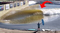Venden la piscina de olas “casera” en el desierto por 15 millones