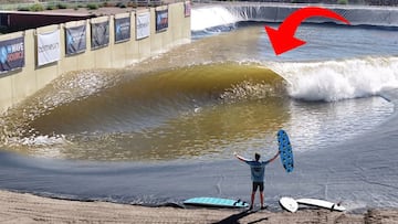 Ben Gravy ante una ola artificial "casera"