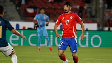 Futbol, Chile vs Ecuador.
Primera rueda, clasificatorias al Mundial 2026.
El jugador de la seleccion chilena Gabriel Suazo es fotografiado durante el partido clasificatorio al Mundial 2026 contra Ecuador disputado en el estadio Nacional de Santiago, Chile.
25/03/2025
Andres Pina/Photosport
Football, Chile vs Ecuador.
Round one, 2026 World Cup Qualifiers.
Chile’s player Gabriel Suazo is pictured during a 2026 World Cup qualifier match against Ecuador at the National stadium in Santiago, Chile.
25/03/2025
Andres Pina/Photosport