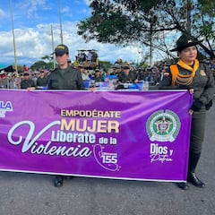 Patrulla púrpura: uniformadas de la policía dan clases de defensa personal a las mujeres