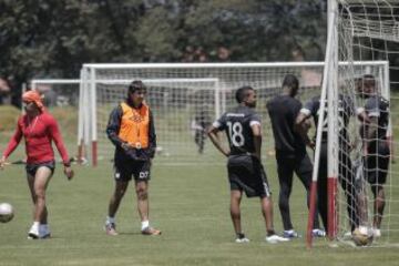 Gustavo Costas trabajo con el grupo alterno que jugará ante Águilas Pereira en la quinta fecha de la Liga Águila.