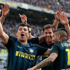 Icardi y Banega lideran goleada de Inter de Medel ante Atalanta