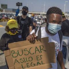 México llama a integrantes de la caravana migrante a regularizar su estancia en el país